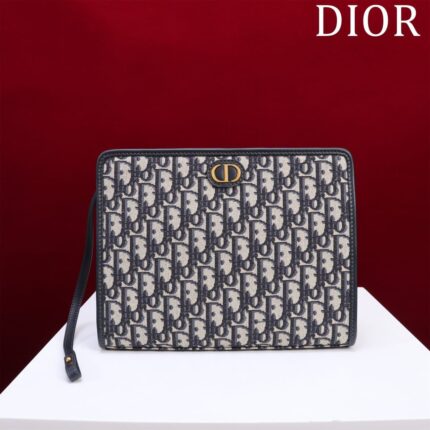 Dior 30 Montaigne Dea Pouch In UAE