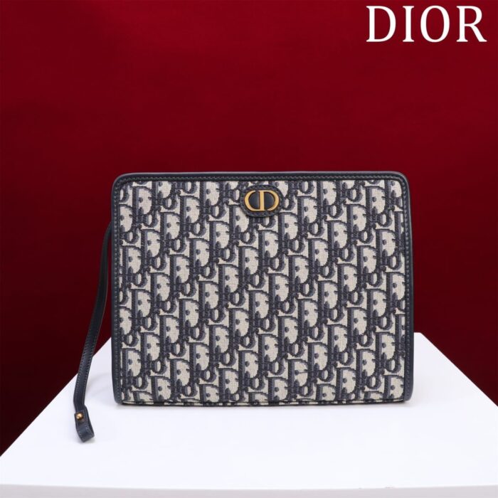 Dior 30 Montaigne Dea Pouch In UAE