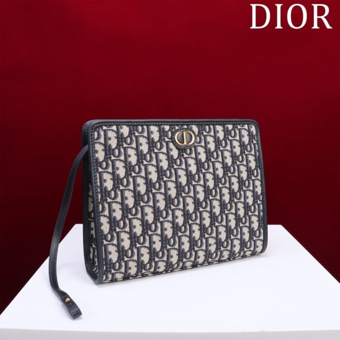 Dior 30 Montaigne Dea Pouch In UAE