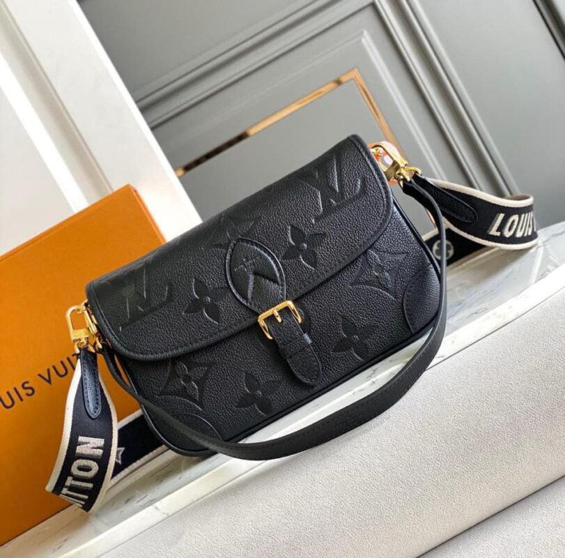 Women Crossbody Shoulder Bag By Louis Vuitton
