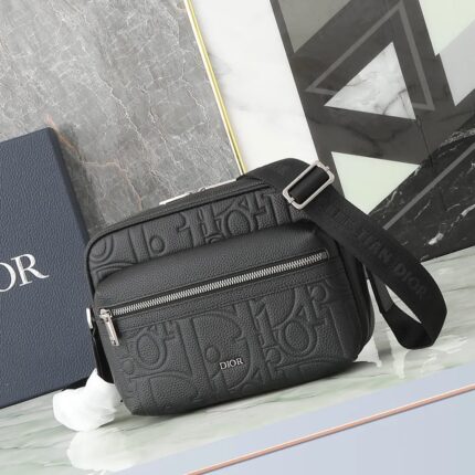 Dior Rider 2.0 Zipped Messenger Bag In UAE