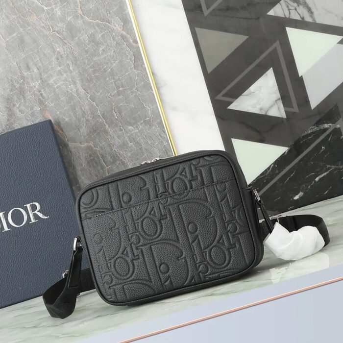 Dior Rider 2.0 Zipped Messenger Bag In UAE
