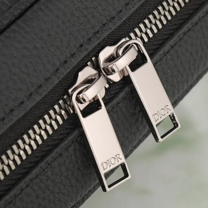 Dior Rider 2.0 Zipped Messenger Bag In UAE